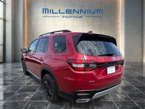 Certified 2025 Honda Pilot Touring image 16