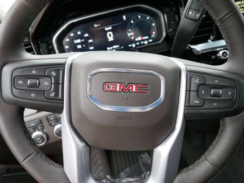 Used 2026 GMC Sierra 1500 SLE w/ Preferred Package AWD/4WD image 17