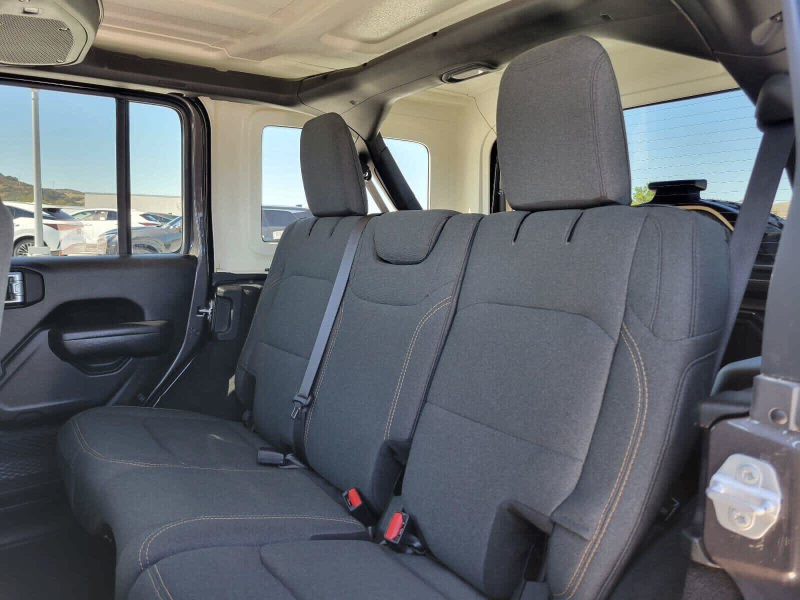 Used 2025 Jeep Wrangler Unlimited Sport AWD/4WD image 17