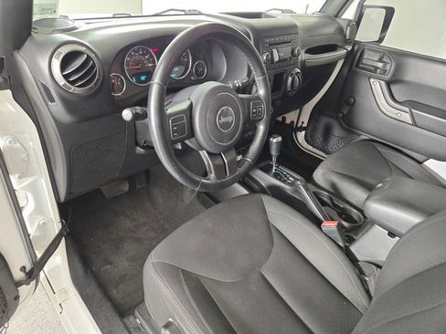 Used 2018 Jeep Wrangler Sport AWD/4WD image 17