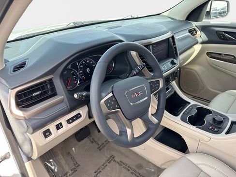 Used 2023 GMC Acadia Denali w/ Denali Ultimate Package FWD image 19