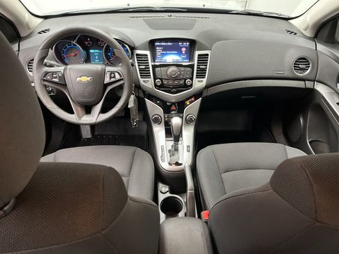 Used 2015 Chevrolet Cruze LT image 4