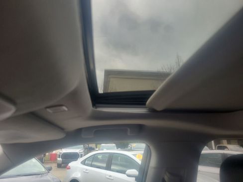 Used 2023 Toyota Highlander XLE image 17