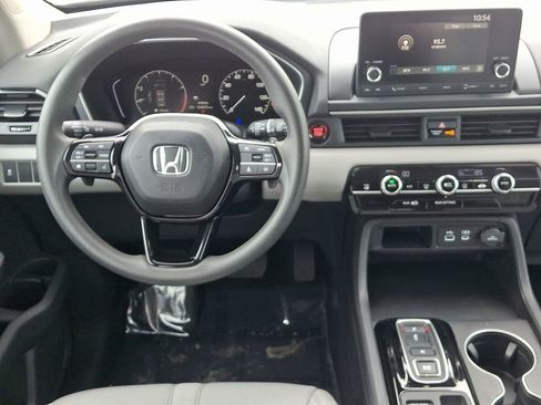 Used 2023 Honda Pilot LX image 13