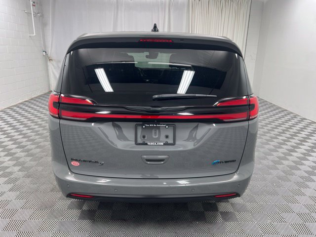Used 2023 Chrysler Pacifica Touring-L w/ S Appearance Package FWD image 7