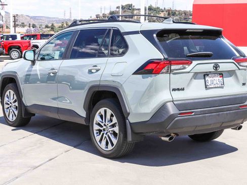 Used 2023 Toyota RAV4 XLE Premium FWD image 5