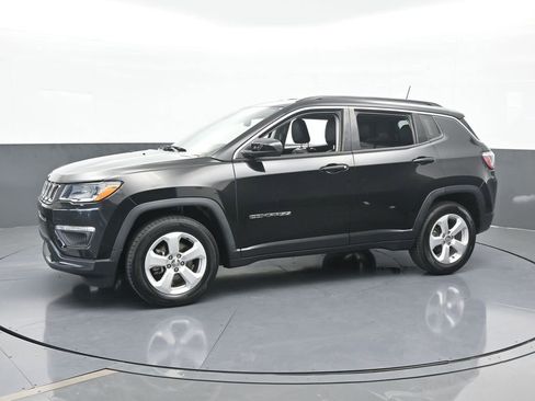 Used 2019 Jeep Compass Latitude w/ Popular Equipment Group image 2
