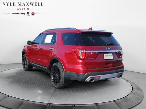 Used 2017 Ford Explorer Platinum image 14