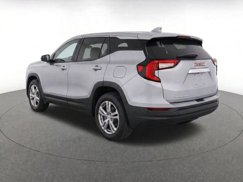 Used 2024 GMC Terrain SLE AWD/4WD image 3