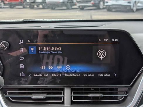 Used 2024 Chevrolet Trax LT w/ Sunroof Package FWD image 25