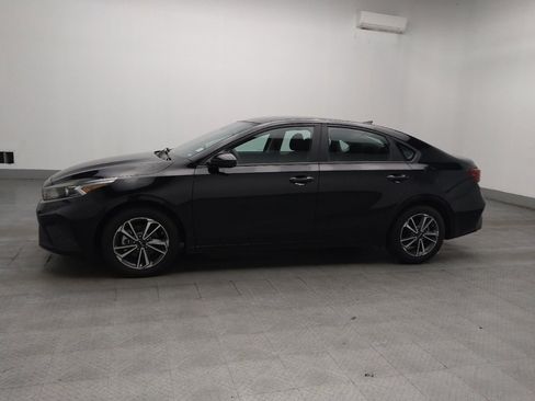 Used 2022 Kia Forte LXS FWD image 2