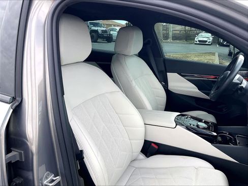 Used 2024 BMW i5 M60 w/ Premium Package image 10