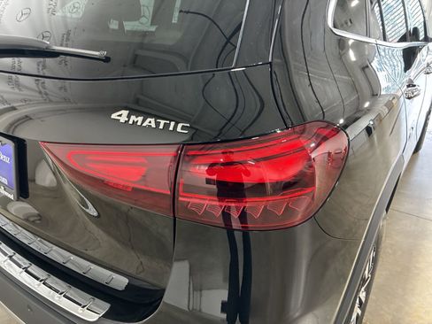 Used 2025 Mercedes-Benz GLA 250 4MATIC image 9