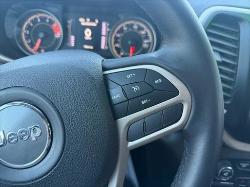 Certified 2017 Jeep Cherokee Latitude w/ Comfort/Convenience Group image 26