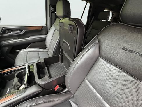 Used 2025 GMC Yukon Denali AWD/4WD image 39