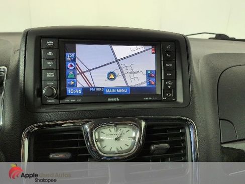 Used 2012 Chrysler Town & Country Limited w/ Luxury Group FWD image 23