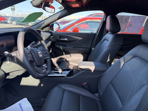 Certified 2025 Buick Envista Sport Touring w/ Convenience I Package image 8