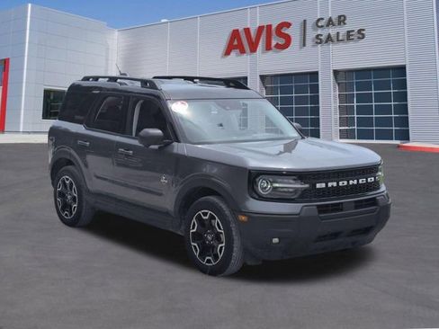 Used 2025 Ford Bronco Sport Outer Banks w/ Outer Banks Tech Package+ AWD/4WD image 3
