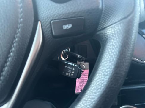 Used 2015 Toyota RAV4 XLE image 28