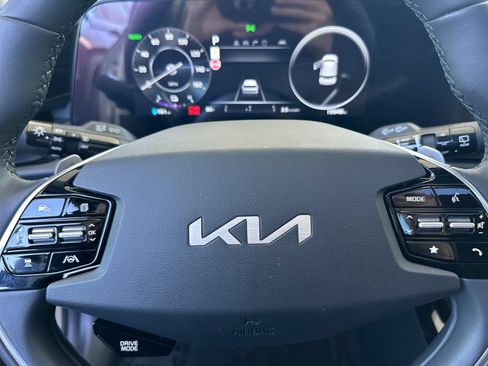 Used 2024 Kia Niro Wave FWD image 24