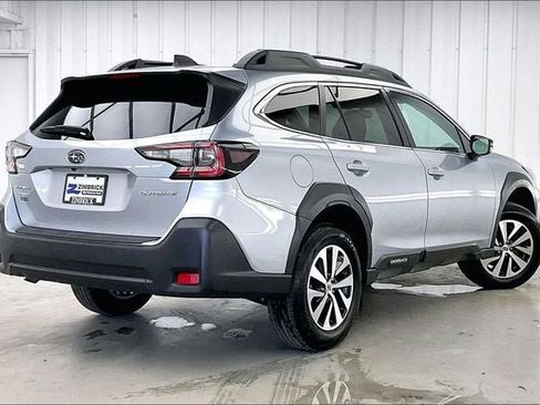 Used 2023 Subaru Outback Premium AWD/4WD image 12