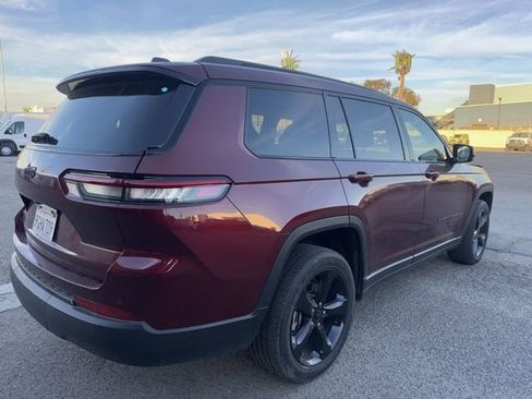 Used 2021 Jeep Grand Cherokee L Laredo image 5