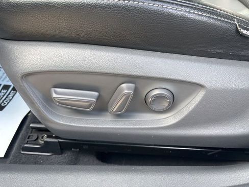 Used 2020 Toyota Camry SE image 37