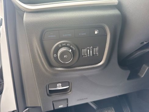 Used 2022 Jeep Grand Cherokee Limited 4xe w/ MOPAR Finishing Package image 18