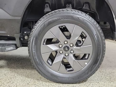 Used 2023 Ford F150 Lightning Lariat AWD/4WD image 7