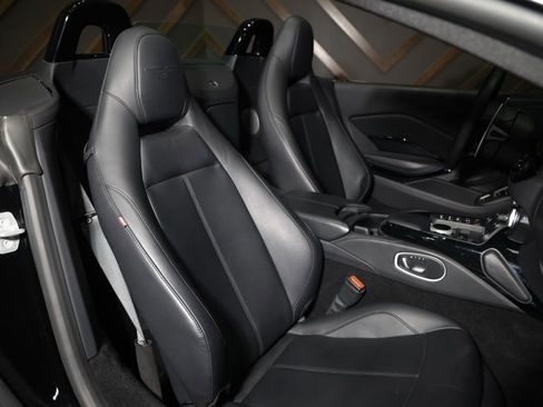 Used 2022 Aston Martin V8 Vantage Roadster image 7