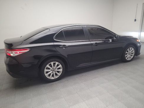 Used 2018 Toyota Camry LE image 10