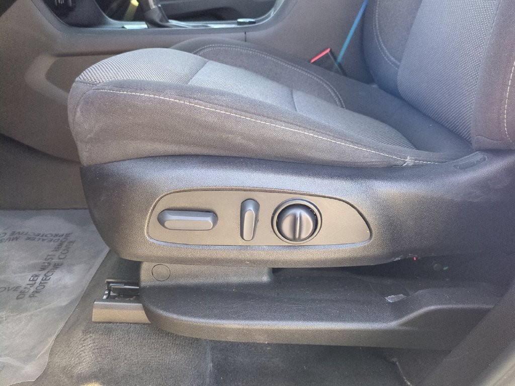 Used 2023 Chevrolet Traverse LT FWD image 22