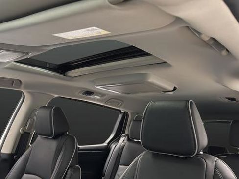 Used 2025 Honda Odyssey Touring image 12