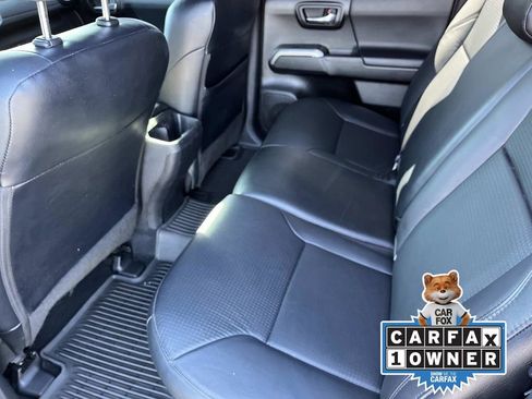 Used 2022 Toyota Tacoma Limited image 17