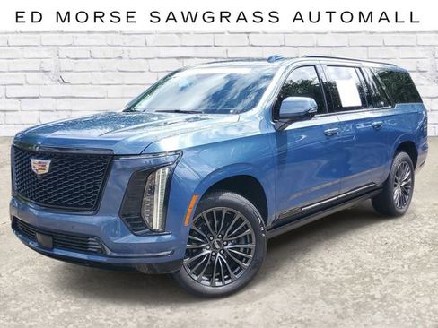 Used 2026 Cadillac Escalade ESV Platinum Sport image 1