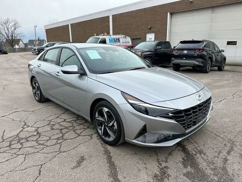 Used 2023 Hyundai Elantra Limited w/ Cargo Package image 11