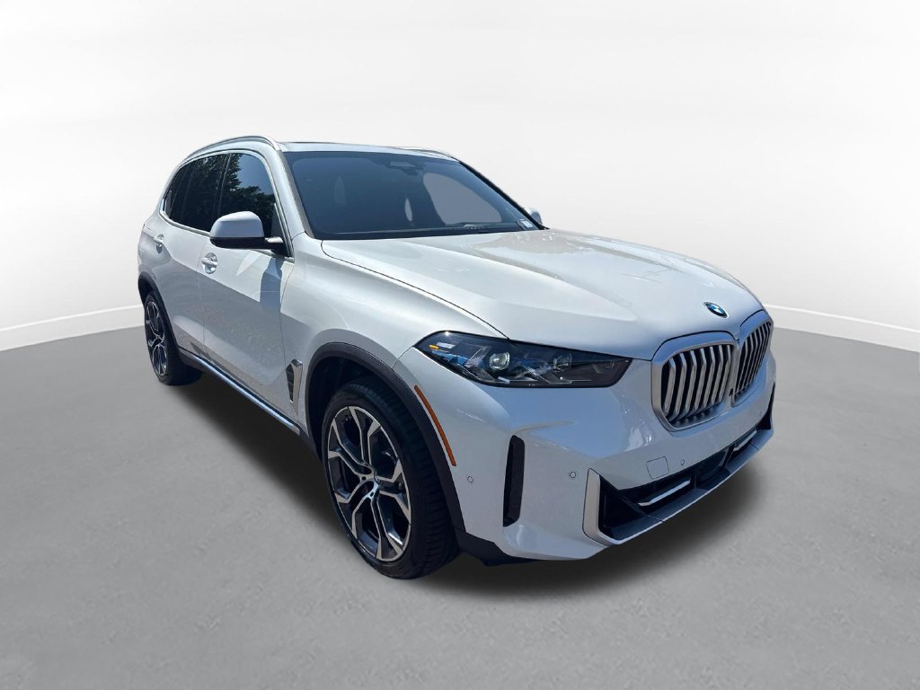 Used 2024 BMW X5 xDrive40i w/ Premium Package AWD/4WD image 4