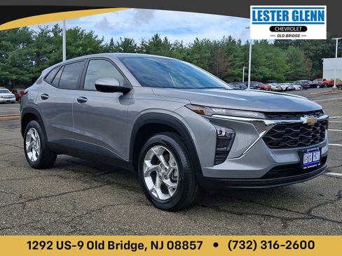 Certified 2024 Chevrolet Trax LS w/ LS Convenience Package FWD image 1