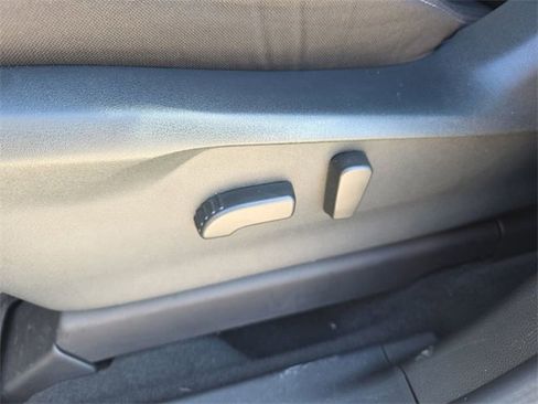 Used 2024 Subaru Ascent Premium w/ Convenience Package image 19