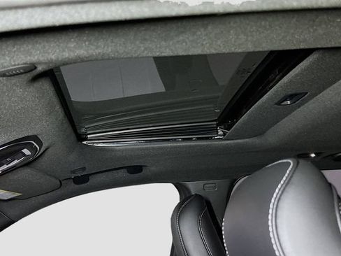 New 2025 Jeep Grand Cherokee Altitude image 25