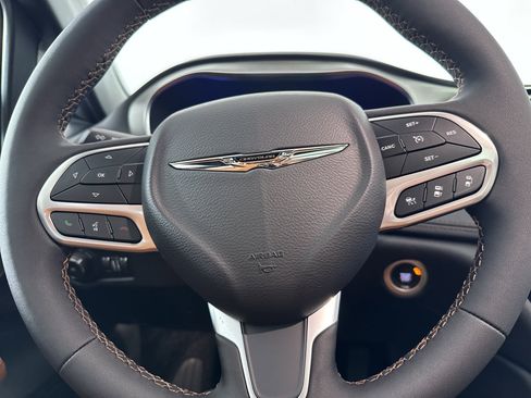 New 2026 Chrysler Pacifica Pinnacle image 24