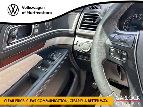 Used 2018 Ford Explorer Platinum AWD/4WD image 22