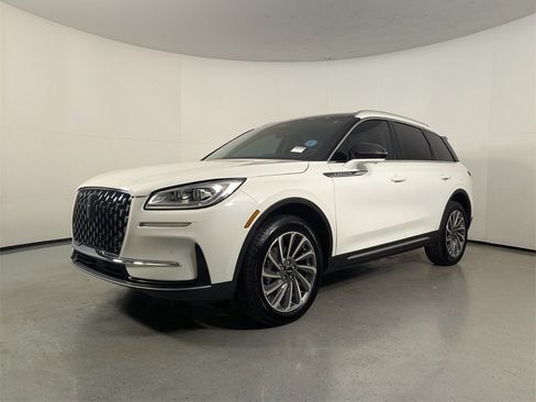 Used 2023 Lincoln Corsair Reserve w/ Equipment Group 201A image 3