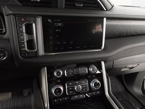 Used 2023 GMC Yukon XL Denali w/ Denali Reserve Package AWD/4WD image 19