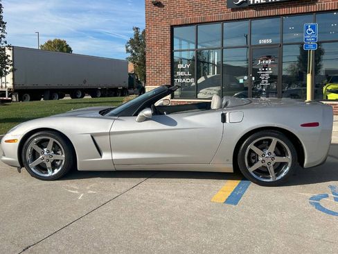 Used 2007 Chevrolet Corvette Convertible w/ Preferred Equipment Group image 19