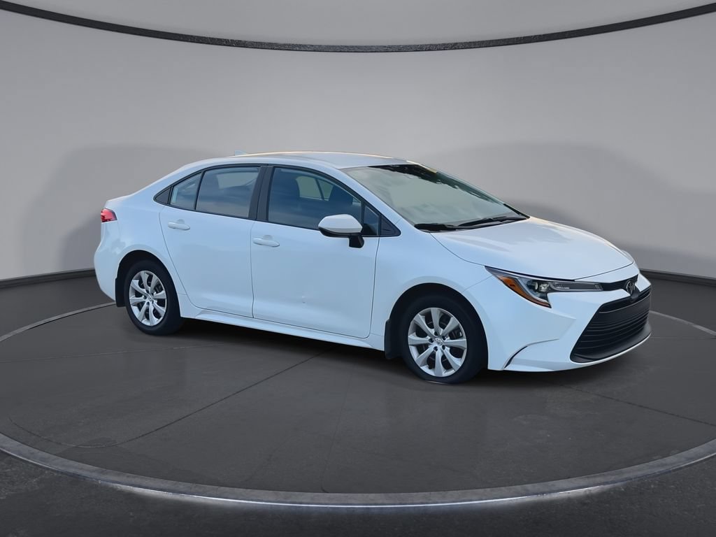 Used 2026 Toyota Corolla LE FWD image 2