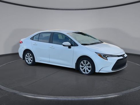 Used 2026 Toyota Corolla LE FWD image 2