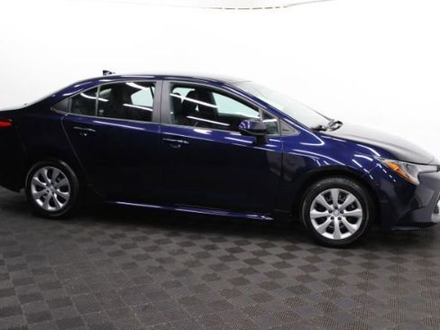 Used 2022 Toyota Corolla LE image 4