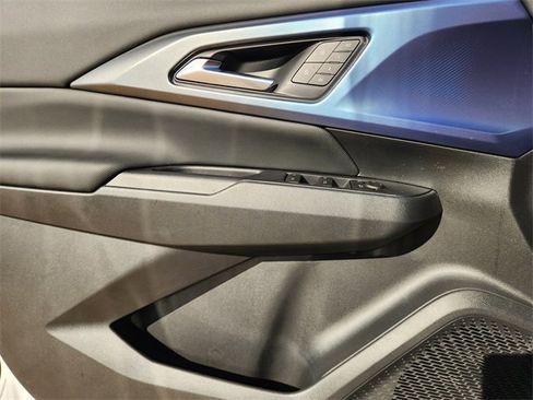 New 2026 Chevrolet Equinox EV LT w/ Convenience Package II image 15