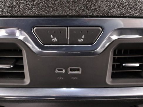 Used 2026 GMC Sierra 3500 Denali Ultimate image 17